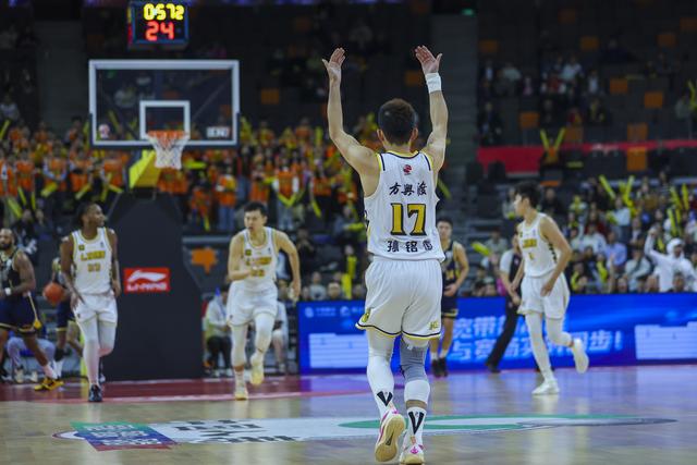 #（体育）篮球——CBA常规赛：广东东阳光不敌浙江方兴渡-9.jpg