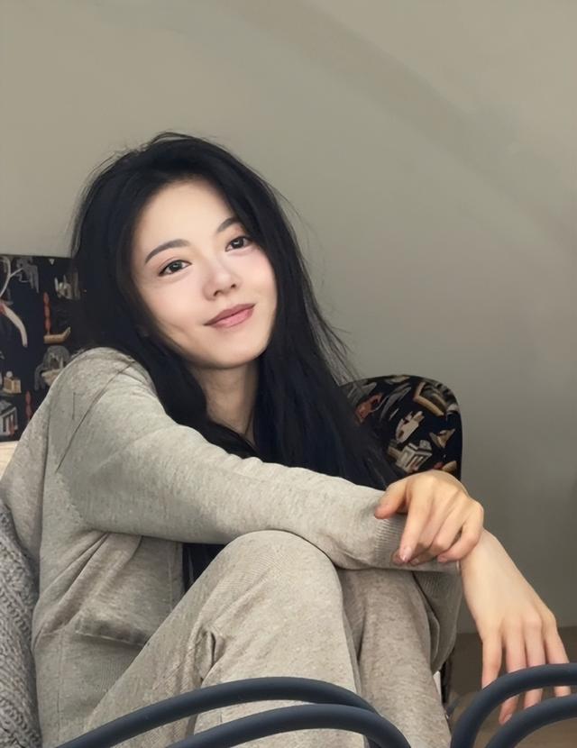 明星集体过冬至！杨幂可爱，白鹿疲惫，王心凌超美，薛之谦包饺子-14.jpg