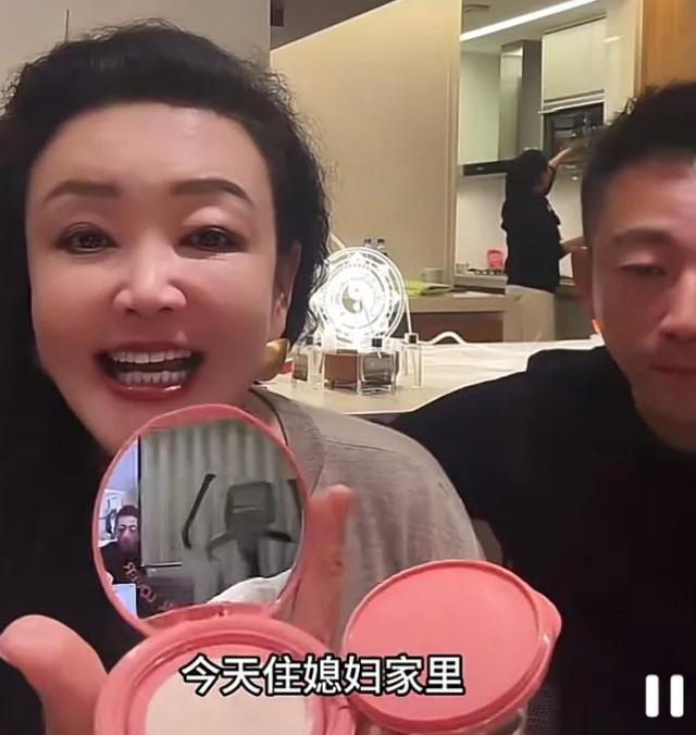 明星集体过冬至！杨幂可爱，白鹿疲惫，王心凌超美，薛之谦包饺子-15.jpg