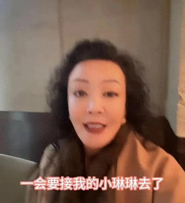 明星集体过冬至！杨幂可爱，白鹿疲惫，王心凌超美，薛之谦包饺子-16.jpg