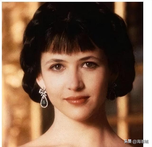 惊艳全球的6位女明星，一个比一个绝色，简直就是无可挑剔-14.jpg