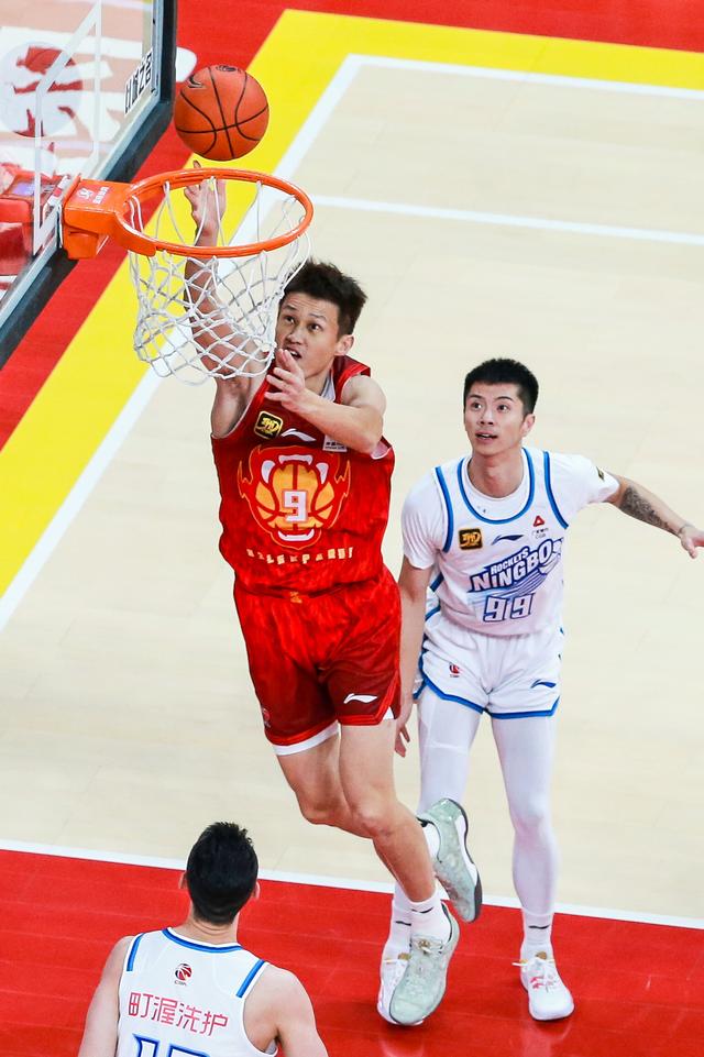 #（体育）篮球——CBA常规赛：深圳马可波罗胜宁波町渥-9.jpg