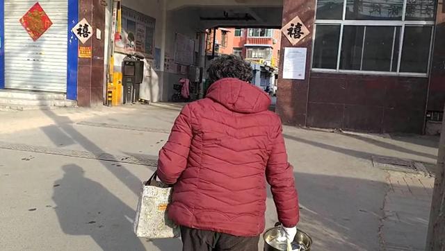 一个下午，老婆去逛超市，老李在家边上头条边干好几样家务，咋样-1.jpg