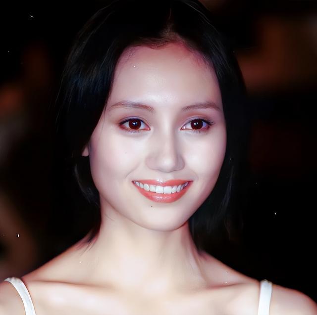 6根钢钉1根钢条，坚持了23年不动摇，袁泉的清醒打了多少明星的脸-3.jpg