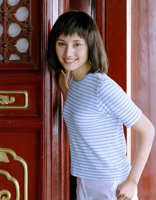 6根钢钉1根钢条，坚持了23年不动摇，袁泉的清醒打了多少明星的脸-4.jpg