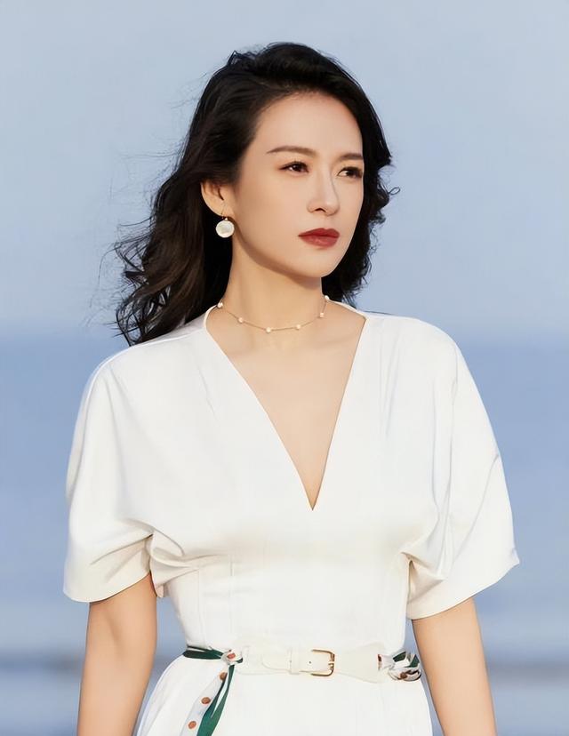 6根钢钉1根钢条，坚持了23年不动摇，袁泉的清醒打了多少明星的脸-7.jpg
