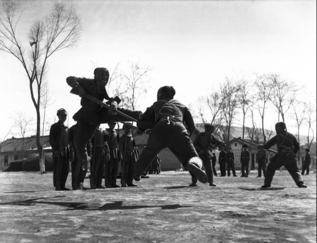 参战老兵回忆79年战前训练：不练拼刺刀，子弹随便打手榴弹可劲扔-3.jpg