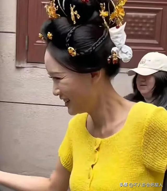 满脸痘、五五分、虎背熊腰，明星生图曝光，刘亦菲也“栽”了！-5.jpg