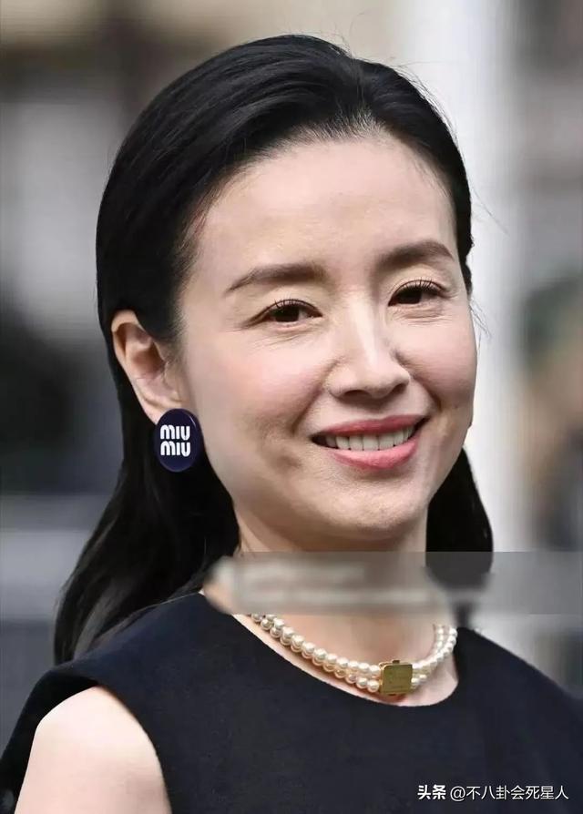 满脸痘、五五分、虎背熊腰，明星生图曝光，刘亦菲也“栽”了！-19.jpg