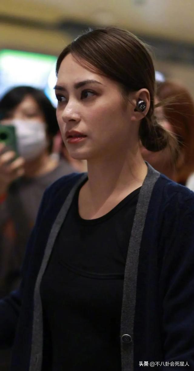 满脸痘、五五分、虎背熊腰，明星生图曝光，刘亦菲也“栽”了！-26.jpg