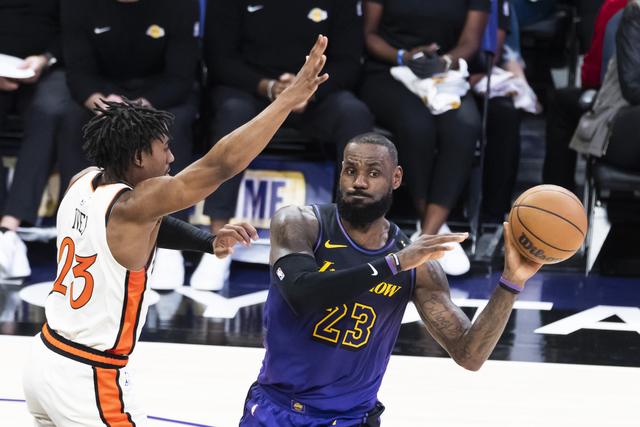 （体育）篮球——NBA常规赛：活塞胜湖人-3.jpg