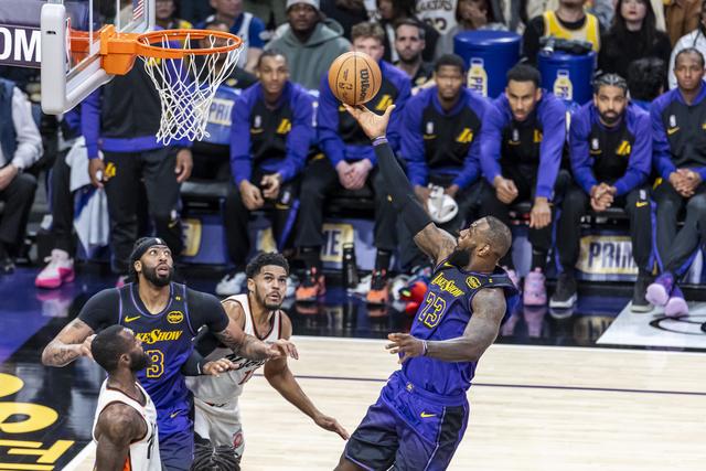 （体育）篮球——NBA常规赛：活塞胜湖人-8.jpg
