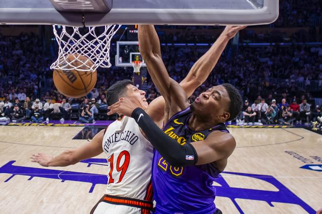 （体育）篮球——NBA常规赛：活塞胜湖人-9.jpg
