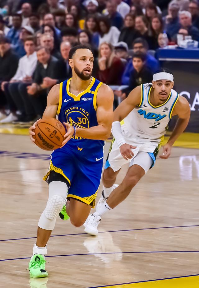 （体育）篮球——NBA常规赛：勇士不敌步行者-5.jpg
