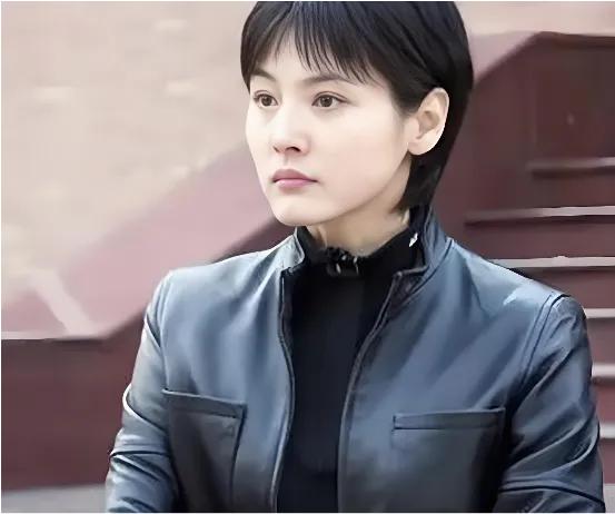 从光彩照人到沦为背景板，这5位明星的现状让人唏嘘-20.jpg
