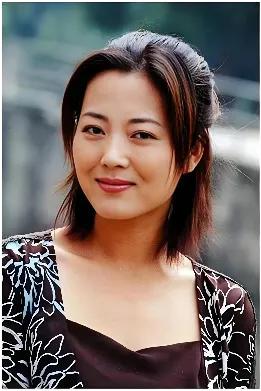 从光彩照人到沦为背景板，这5位明星的现状让人唏嘘-25.jpg
