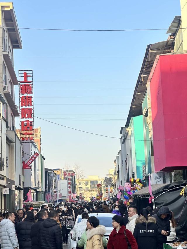 河南桑坡村的AB面：趋之若鹜的代购和满大街的“打假”标语｜封面头条-3.jpg