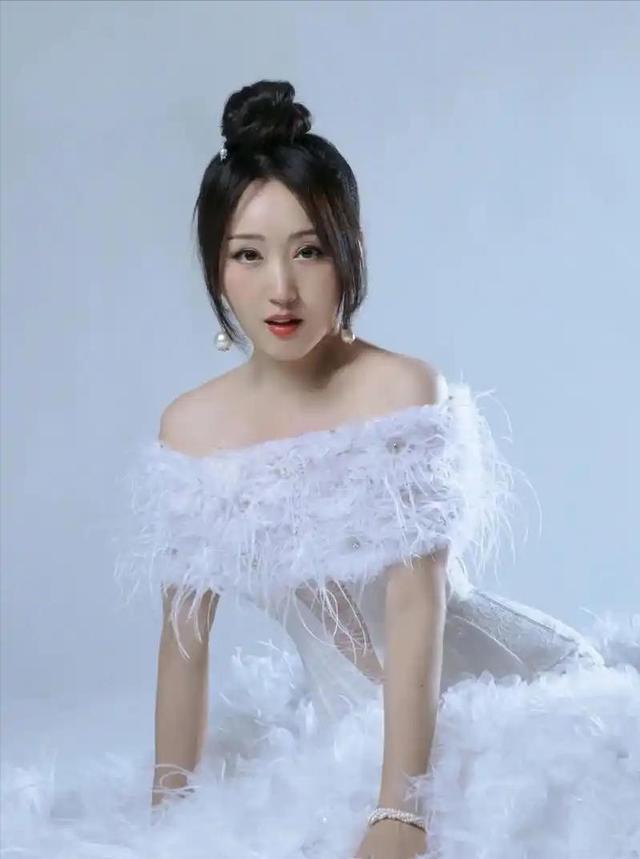 内娱身败名裂的9位大明星，有的自毁前程，有的退出娱乐圈！-2.jpg
