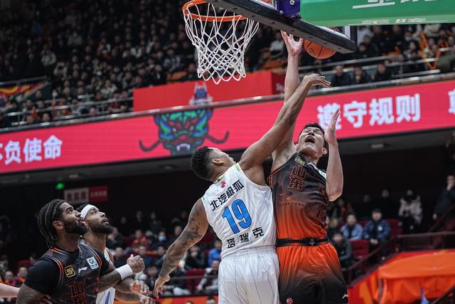 （体育）篮球——CBA常规赛：山东高速胜北京北汽-2.jpg