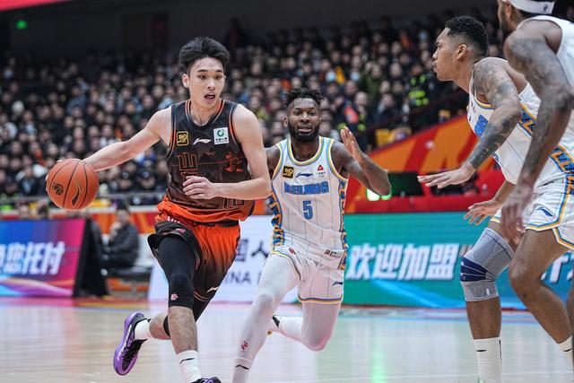 （体育）篮球——CBA常规赛：山东高速胜北京北汽-3.jpg
