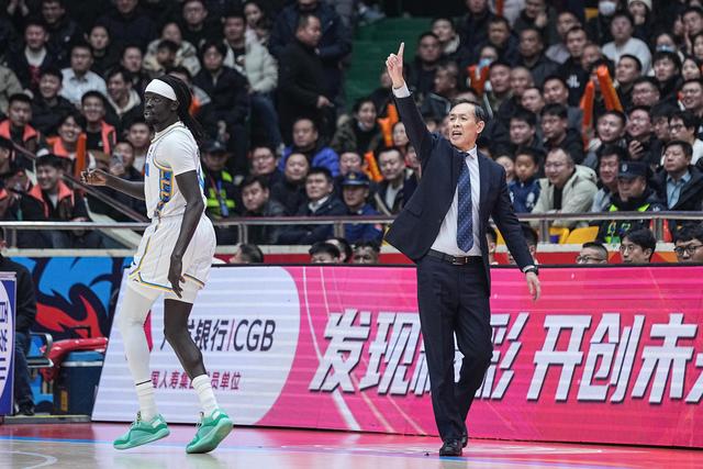 （体育）篮球——CBA常规赛：山东高速胜北京北汽-5.jpg