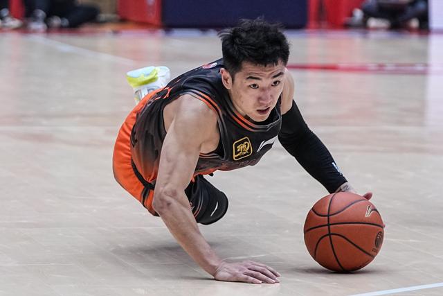（体育）篮球——CBA常规赛：山东高速胜北京北汽-11.jpg