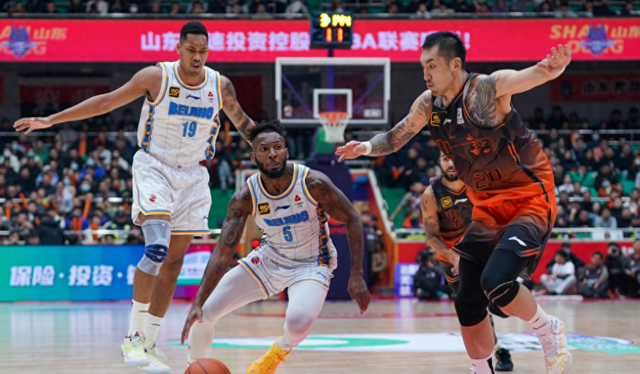 CBA积分榜最新排名出炉：辽宁被挤到第8 上海9连胜冲进季后赛-1.jpg