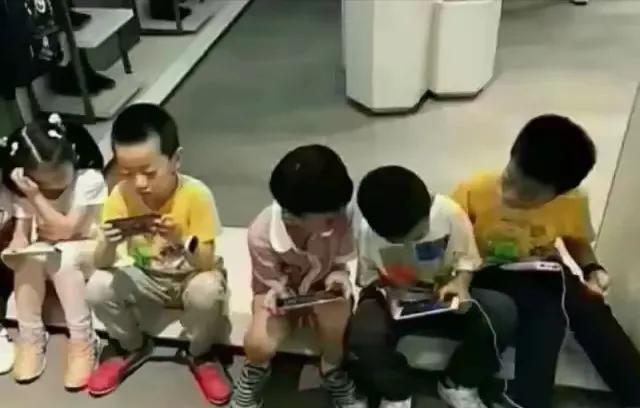 今日头条爆款文章：一部手机对孩子的影响！是好是坏您怎么看？-4.jpg
