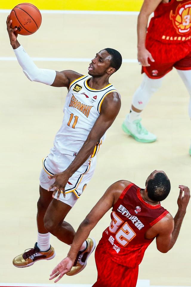#（体育）篮球——CBA常规赛：山西汾酒胜深圳马可波罗-2.jpg
