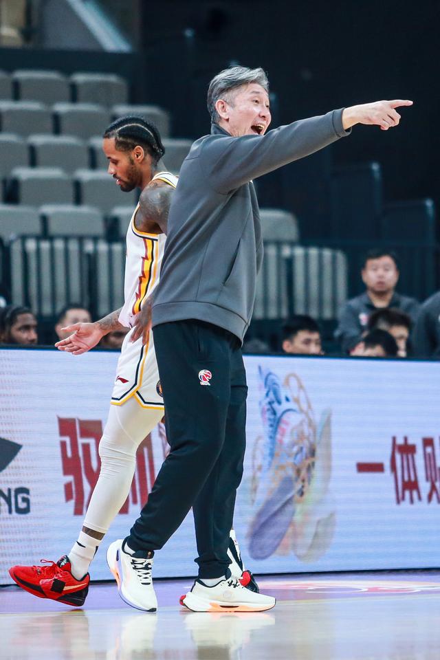 #（体育）篮球——CBA常规赛：山西汾酒胜深圳马可波罗-9.jpg