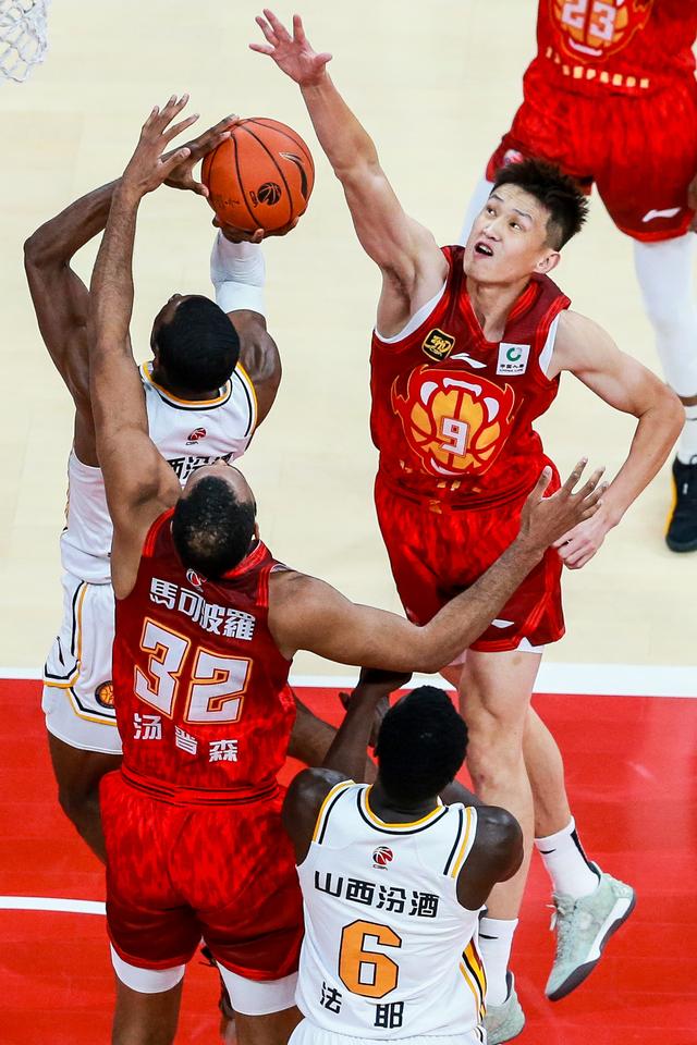 #（体育）篮球——CBA常规赛：山西汾酒胜深圳马可波罗-10.jpg