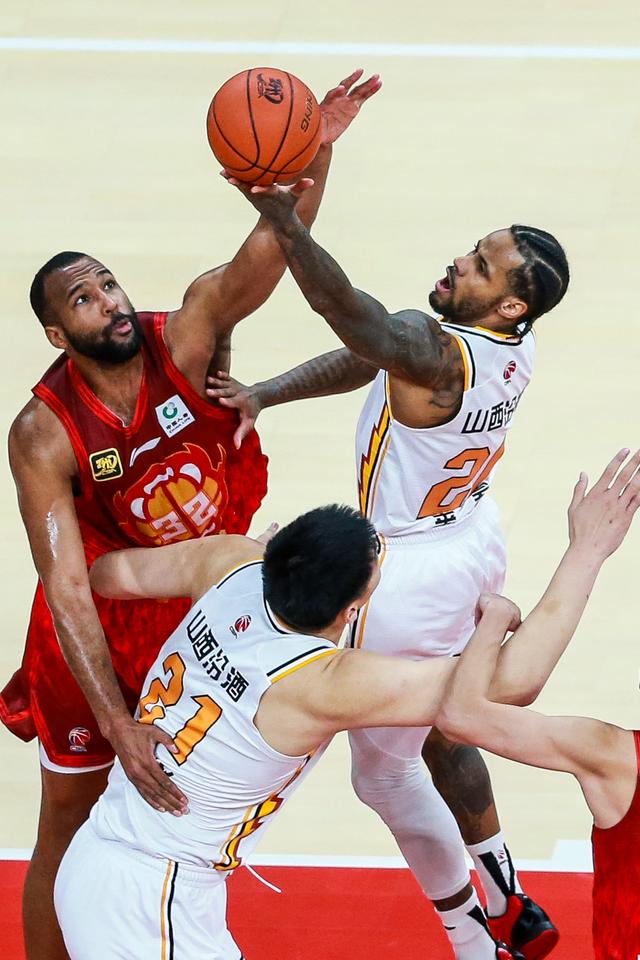 #（体育）篮球——CBA常规赛：山西汾酒胜深圳马可波罗-17.jpg