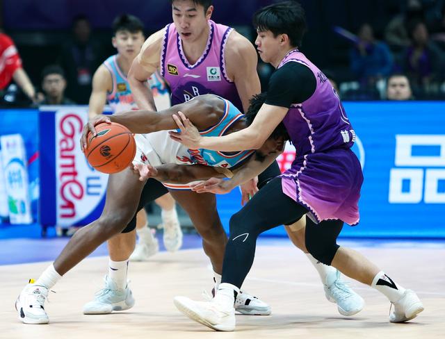 （体育）篮球——CBA常规赛：北京控股不敌新疆伊力特-7.jpg