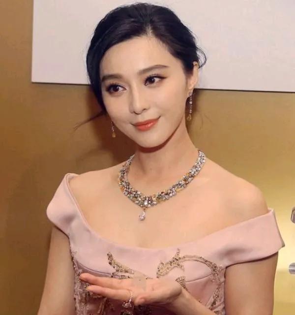 公认中国最漂亮的15位女明星-10.jpg