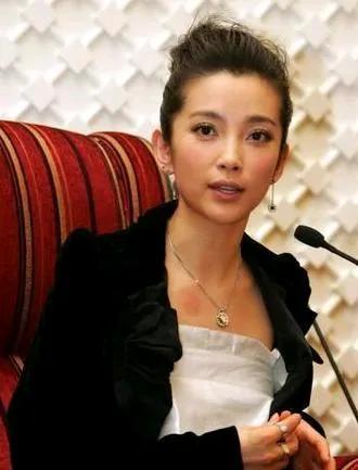 公认中国最漂亮的15位女明星-11.jpg