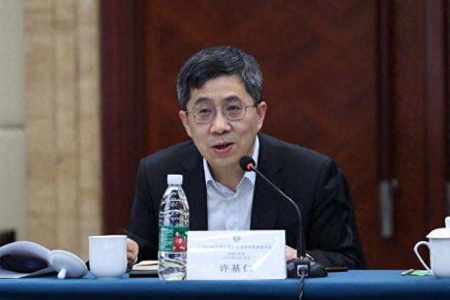 足协副主席：中国足球不能只看参天大树，要改善土壤和播种浇花-1.jpg