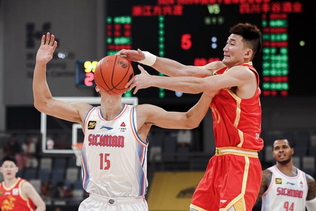 （体育）篮球——CBA常规赛：浙江方兴渡对阵四川丰谷酒业-2.jpg
