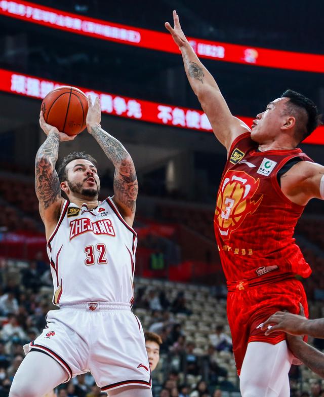 #（体育）篮球——CBA常规赛：浙江稠州金租胜深圳马可波罗-6.jpg