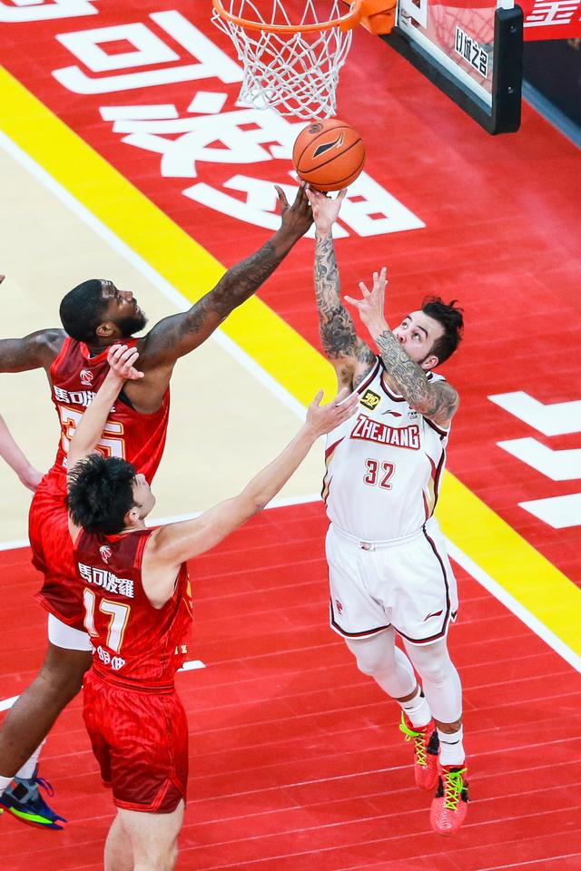 #（体育）篮球——CBA常规赛：浙江稠州金租胜深圳马可波罗-11.jpg