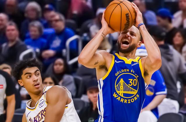 （体育）篮球——NBA常规赛：勇士不敌湖人-1.jpg