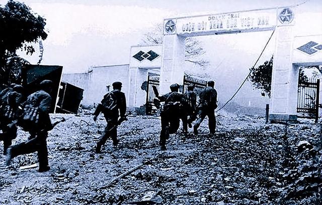 79年开战首日因流弹受伤的军事尖子：完了，完了，我对不起国家！-1.jpg