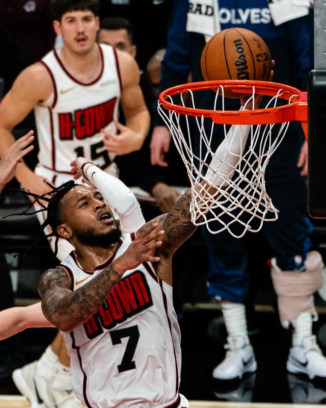 （体育）篮球——NBA常规赛：火箭不敌森林狼-6.jpg