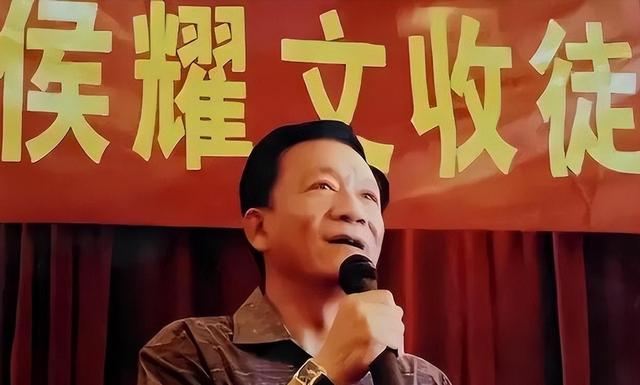 生前风光，死后凄凉的5位明星，葬礼还没办完，家人却忙着争遗产-2.jpg