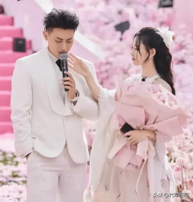 盘点2024年公布恋情的八大明星，你最想祝福谁？-6.jpg