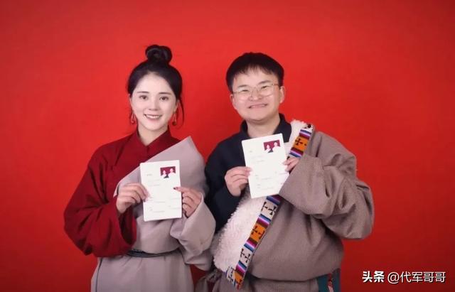 盘点2024年公布恋情的八大明星，你最想祝福谁？-16.jpg