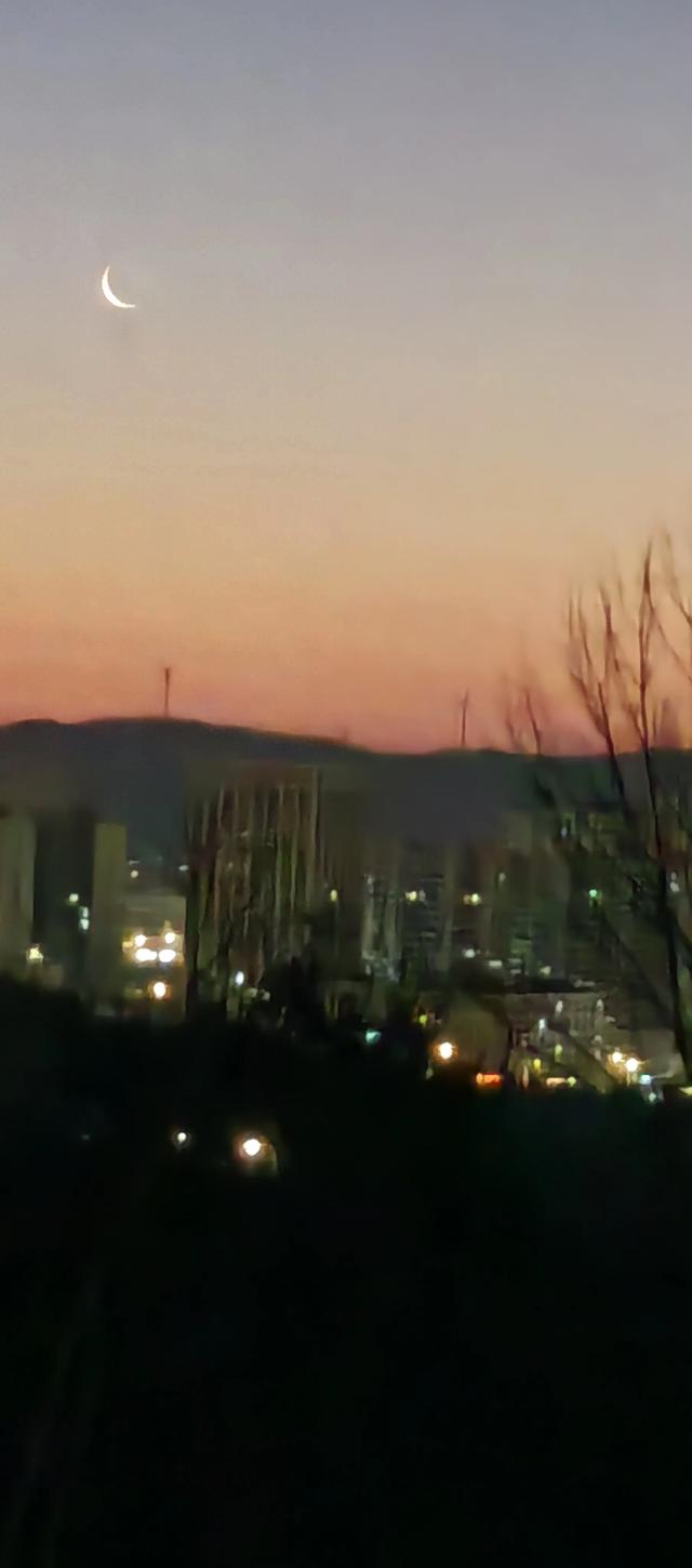巜头条首发》-1.jpg