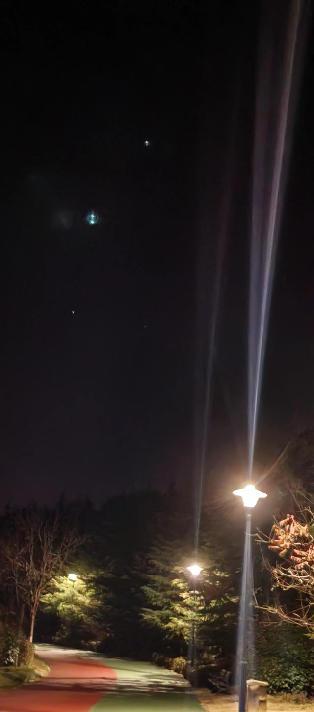 巜头条首发》-8.jpg