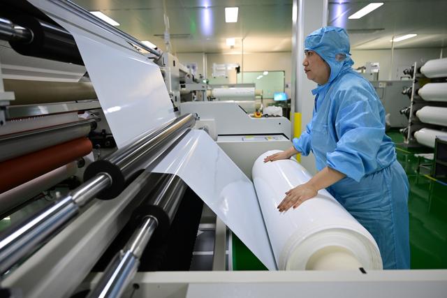 新华全媒头条·中国经济样本观察·县域样本篇丨弄潮搏浪正当时——探寻县域经济的活力与韧性-2.jpg