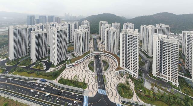 新华全媒头条·新时代中国调研行之看区域·大湾区篇|打造规则衔接的制度高地——粤港澳大湾区锚定“一点两地”推动全面深化改革-1.jpg