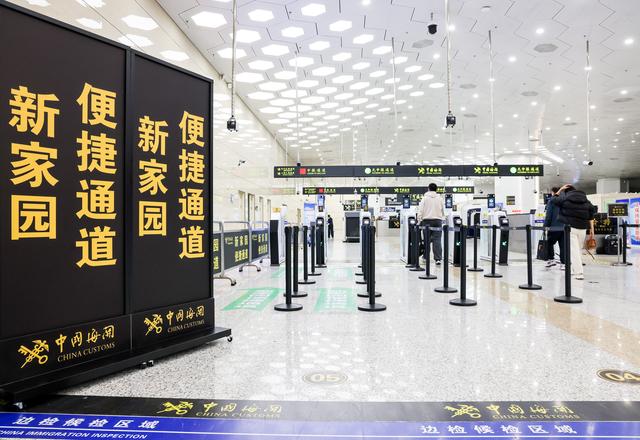 新华全媒头条·新时代中国调研行之看区域·大湾区篇|打造规则衔接的制度高地——粤港澳大湾区锚定“一点两地”推动全面深化改革-10.jpg